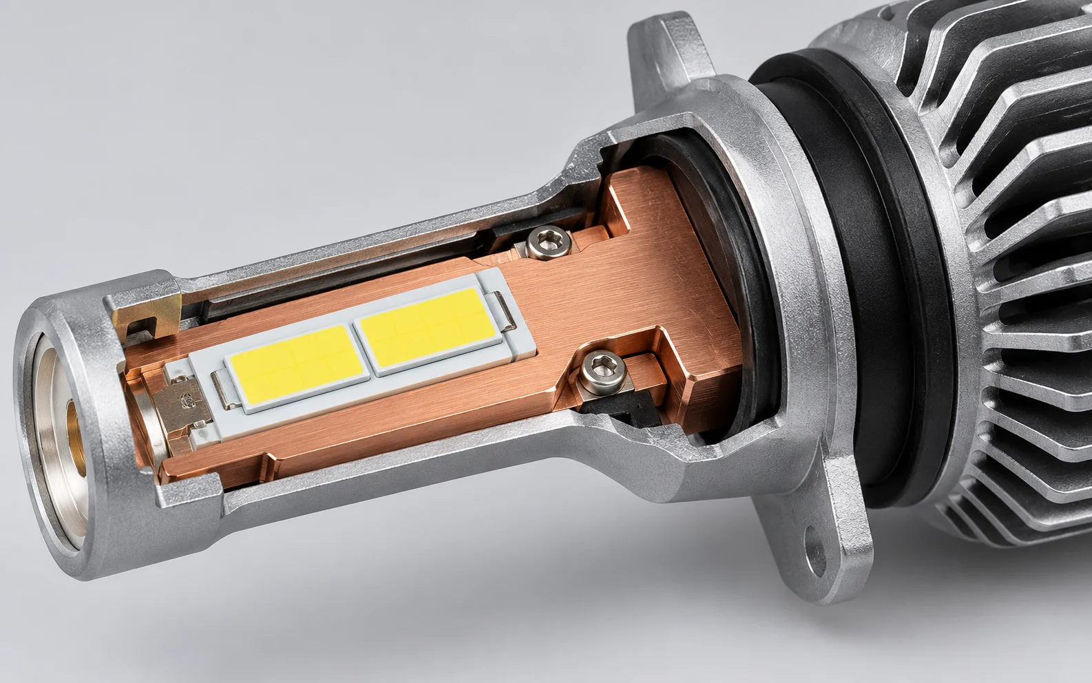 LED headlight bulb with a copper base plate under the LED chips